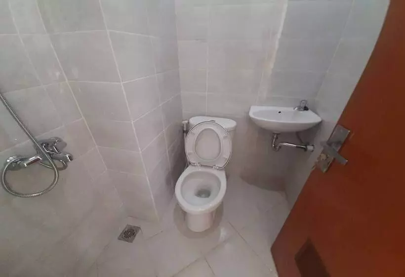 Hotelli Oyo Life 93289 Jelita Residence 2