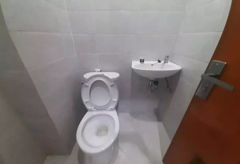 Hotelli Oyo Life 93289 Jelita Residence 2