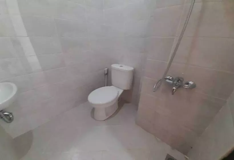 Hotelli Oyo Life 93289 Jelita Residence 2