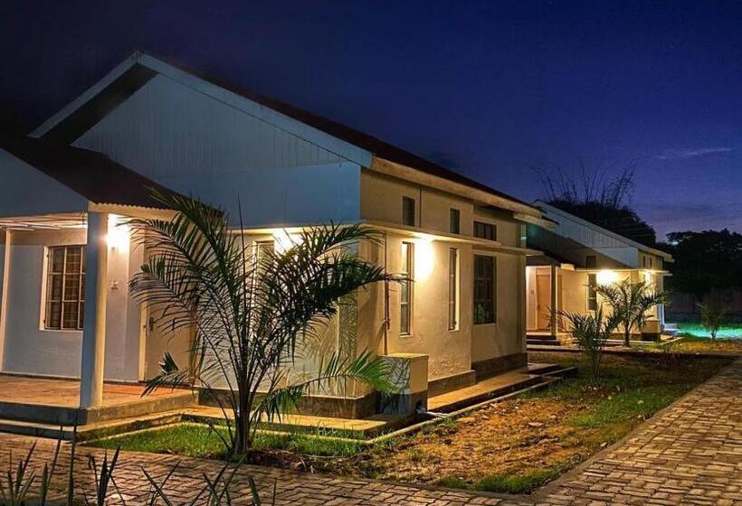 هتل Premier Lodge