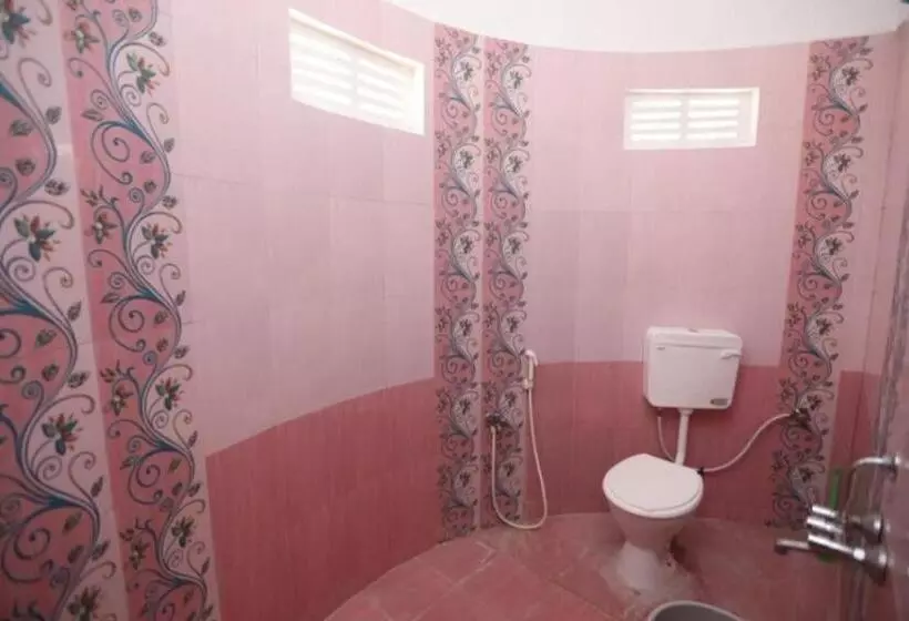 هتل Ramana Villa