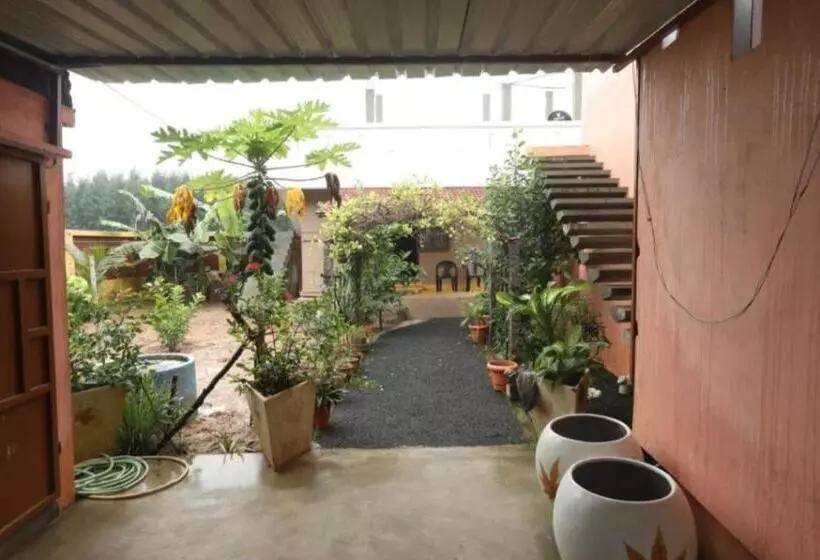 هتل Ramana Villa