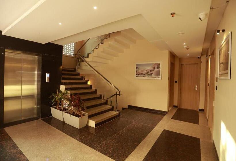 Отель Taviral Regency