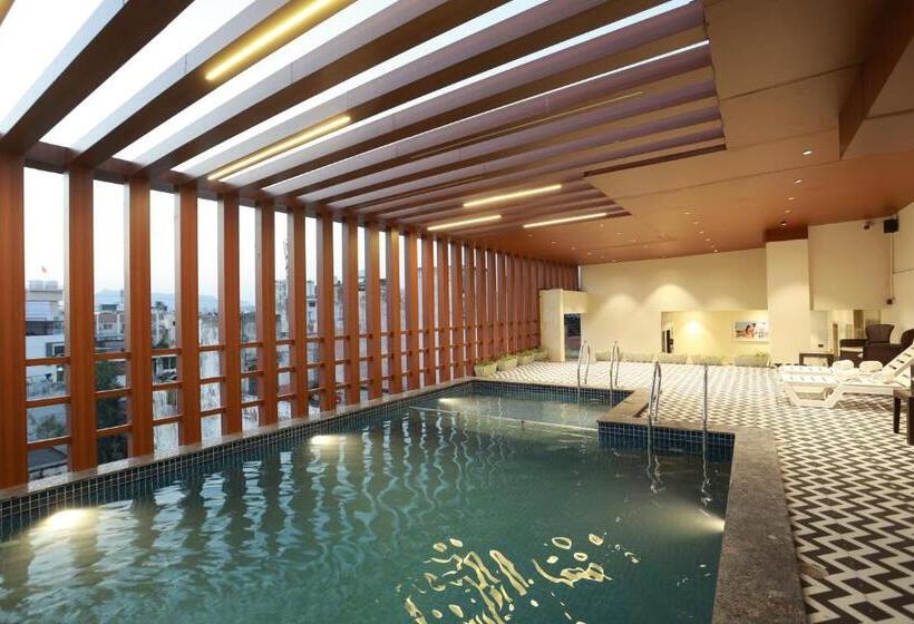 Отель Taviral Regency