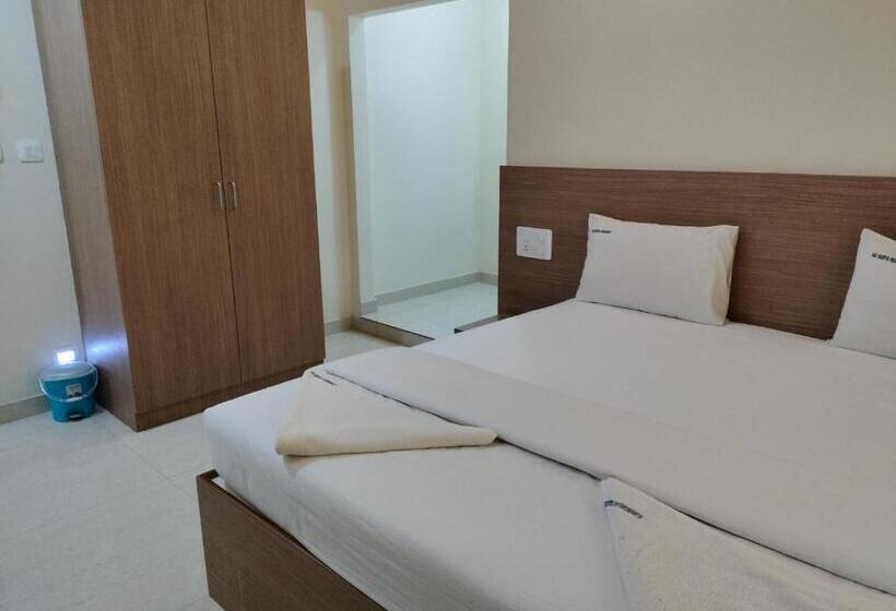 هتل The Karthikeya Inn, Tirupati