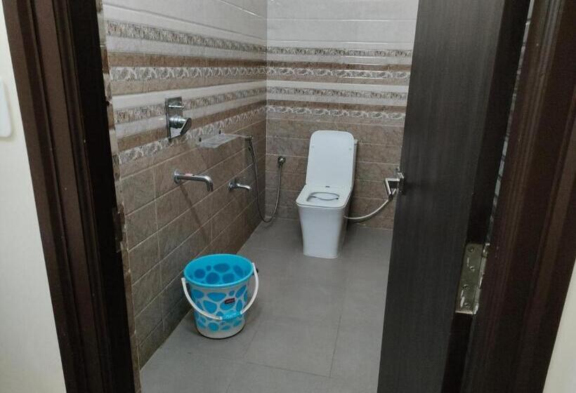 هتل The Karthikeya Inn, Tirupati