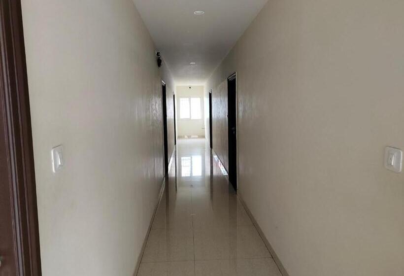 هتل The Karthikeya Inn, Tirupati