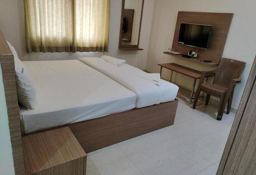 هتل The Karthikeya Inn, Tirupati