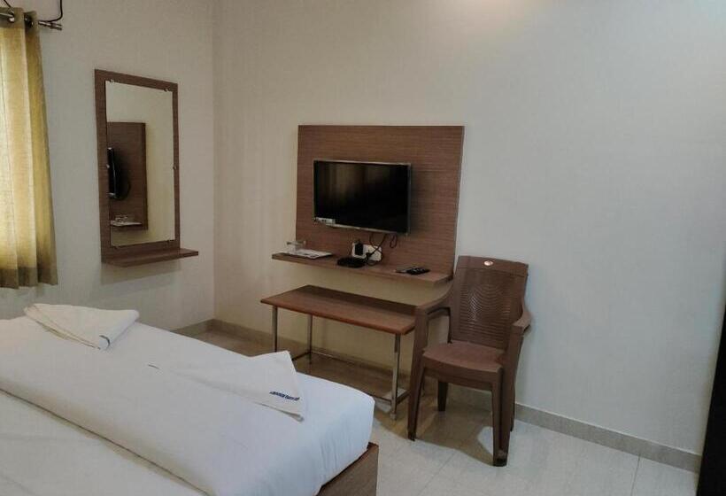 هتل The Karthikeya Inn, Tirupati