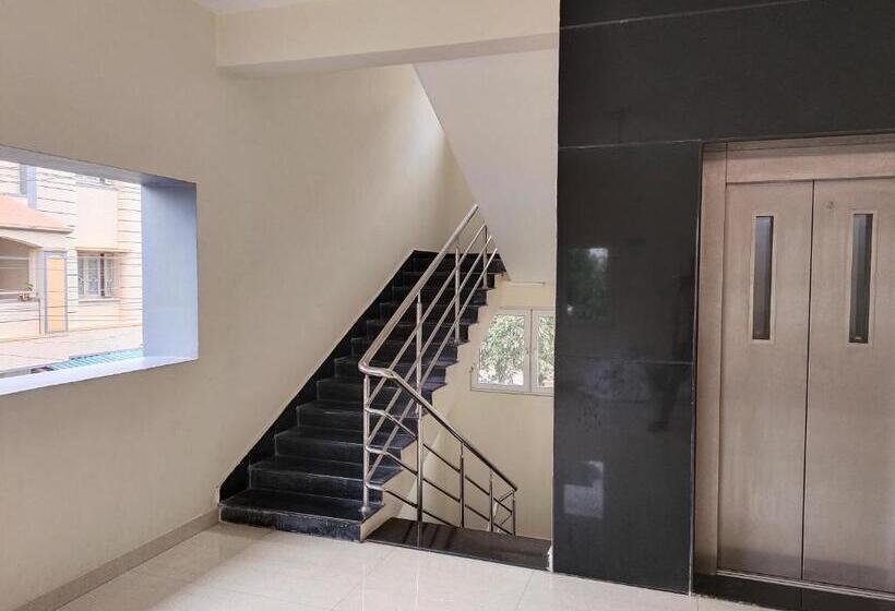 هتل The Karthikeya Inn, Tirupati