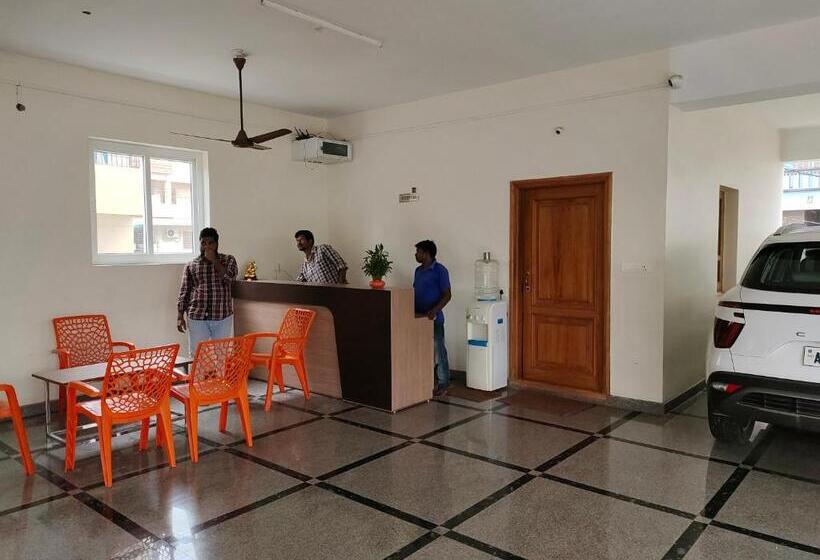 هتل The Karthikeya Inn, Tirupati