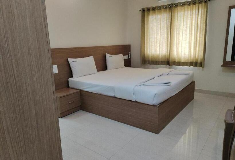 هتل The Karthikeya Inn, Tirupati