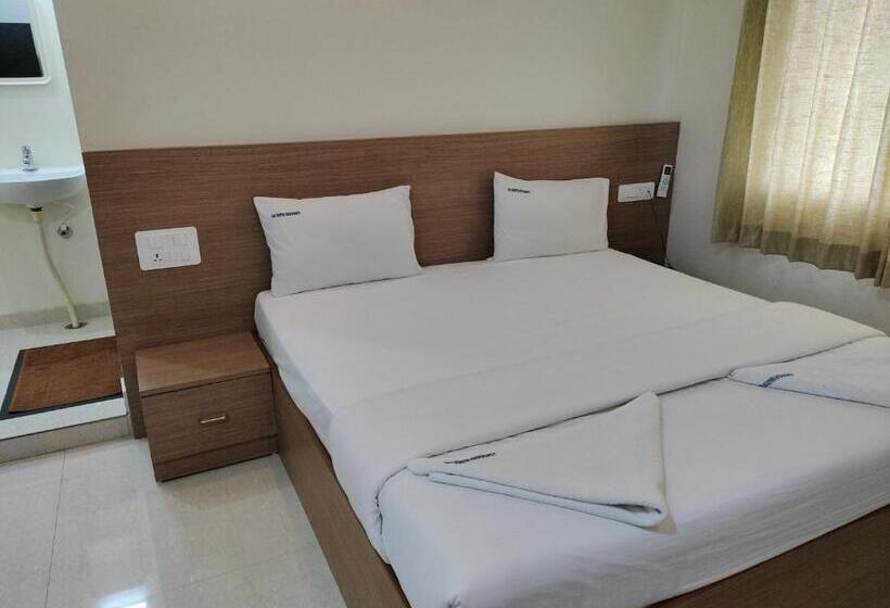 هتل The Karthikeya Inn, Tirupati