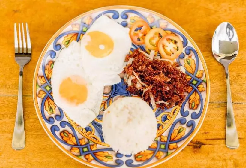 Hotelli Villa Lourdes Resort