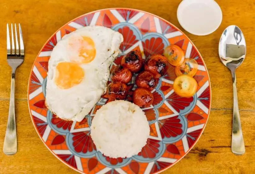 Hotelli Villa Lourdes Resort