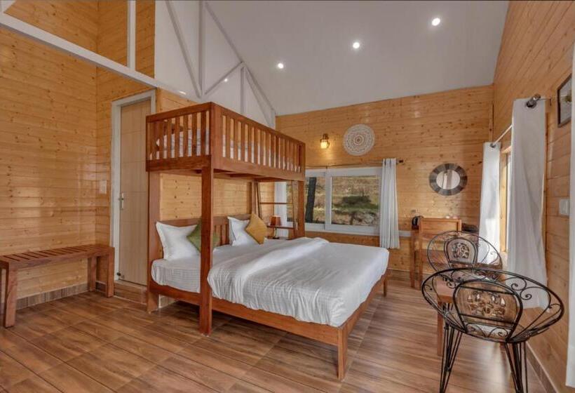 בית מלון כפרי Vinyasa Resort , Kanatal