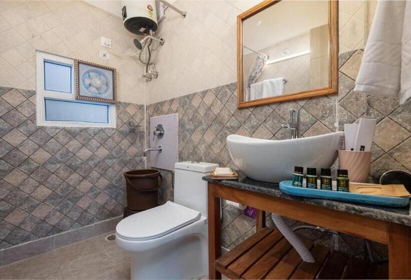 Hotel Vinyasa Resort , Kanatal