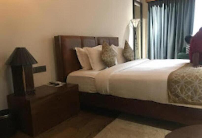 בית מלון כפרי Vyna Hillock Resorts Kerala