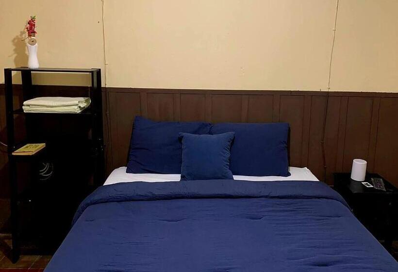 پانسیون Hostal Casa Antigua Santa Ana