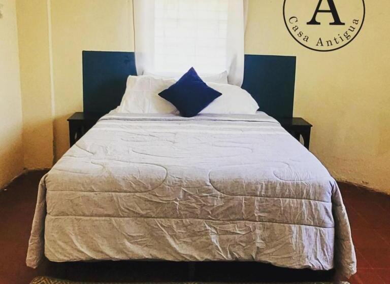 پانسیون Hostal Casa Antigua Santa Ana