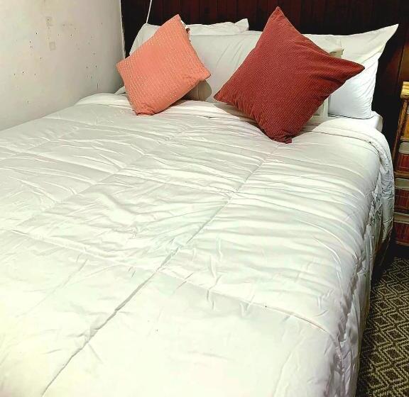 پانسیون Hostal Casa Antigua Santa Ana