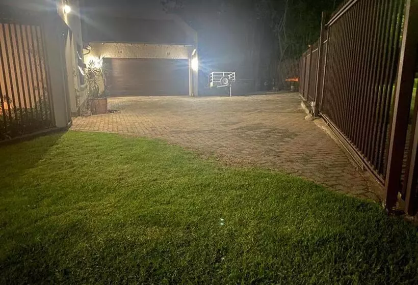 Majatalo Or Tambo Stay Unit 1