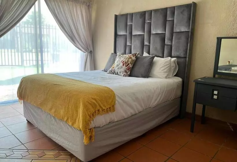 Majatalo Or Tambo Stay Unit 1