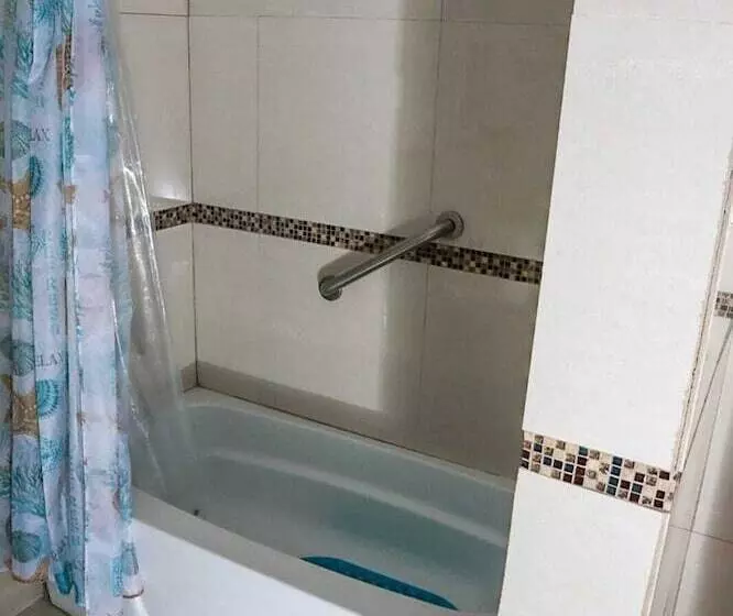 پانسیون Red Knot Manor