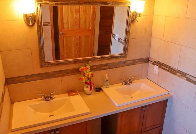 پانسیون Red Knot Manor