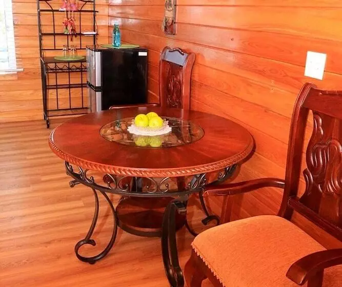 پانسیون Red Knot Manor