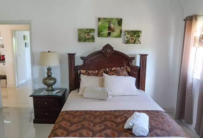 پانسیون Red Knot Manor