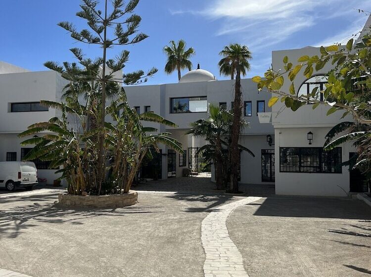 민박 Résidence Neffati