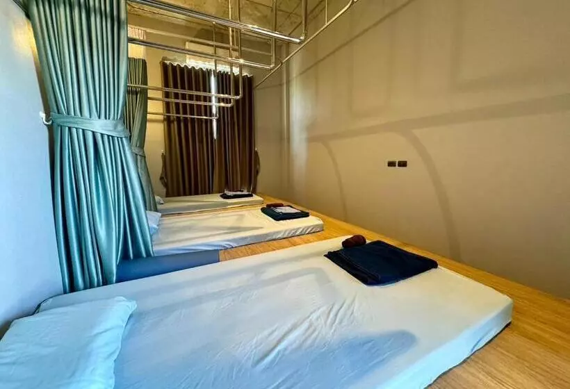 Hotelli Chainam Charmchuree Residences Cafe And Spa