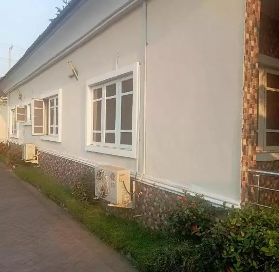 هتل Crystal Suites