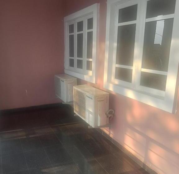 هتل Crystal Suites