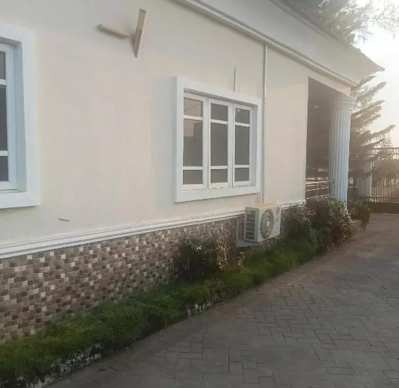 هتل Crystal Suites