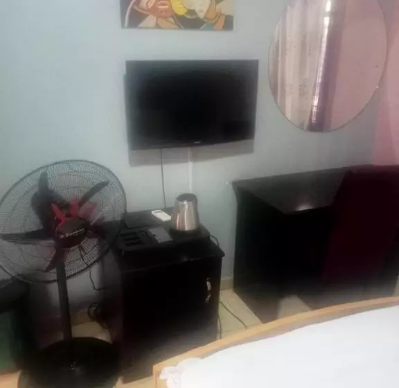 هتل Crystal Suites