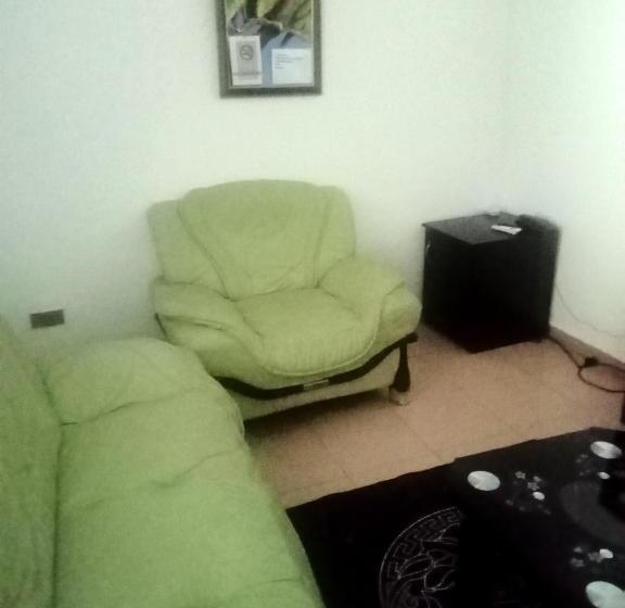 هتل Crystal Suites