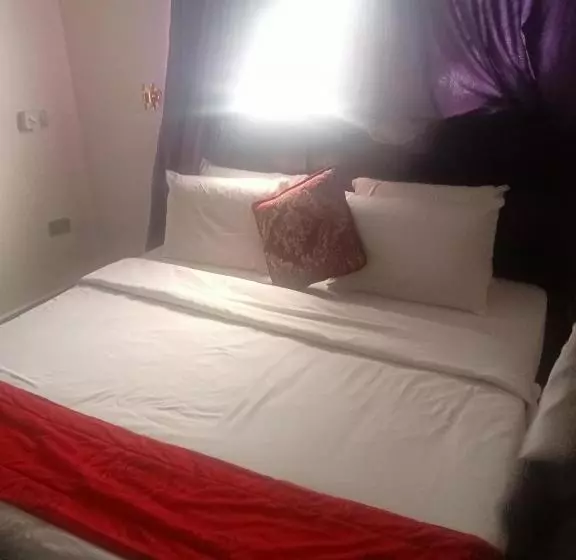 هتل Crystal Suites