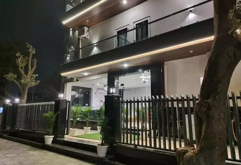 Hotelli Emerald Suites
