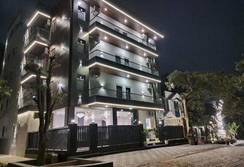 Hotelli Emerald Suites