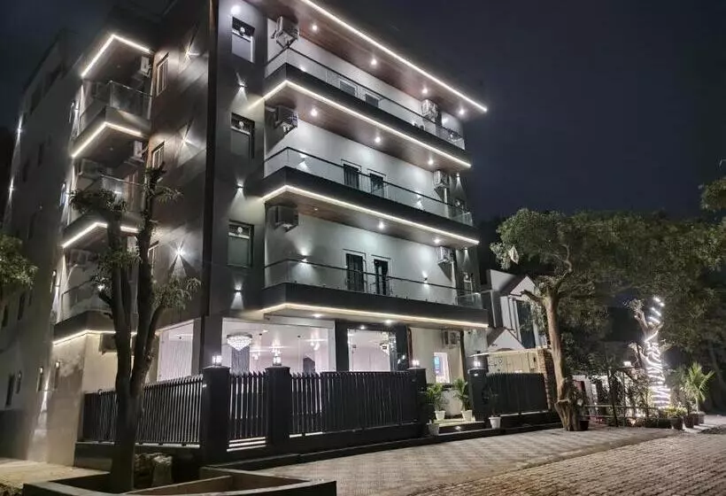 Hotelli Emerald Suites