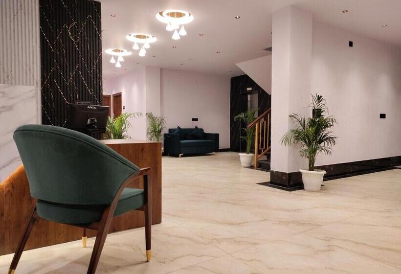 Hotelli Emerald Suites