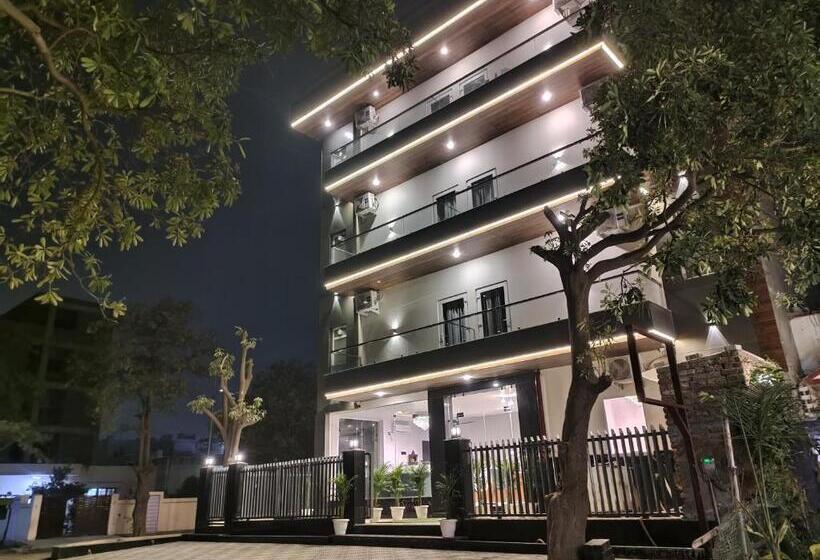 Hotelli Emerald Suites