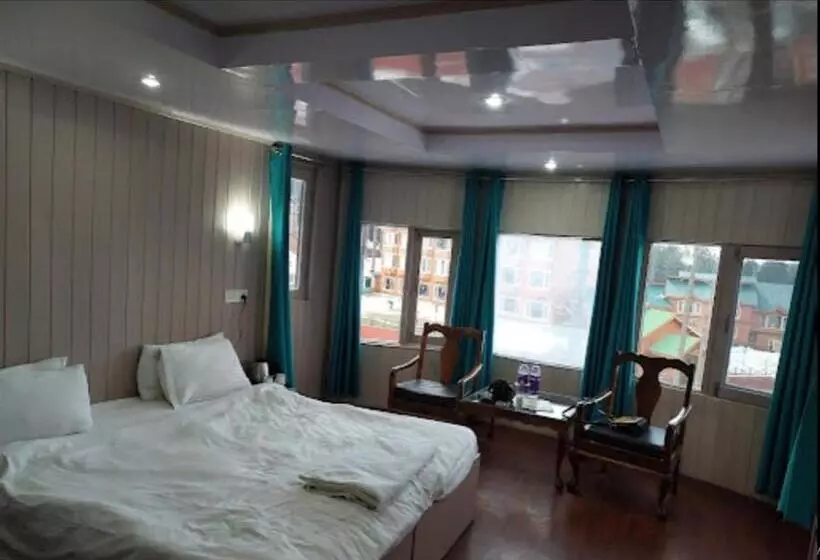 ホテル Inn gulmarg