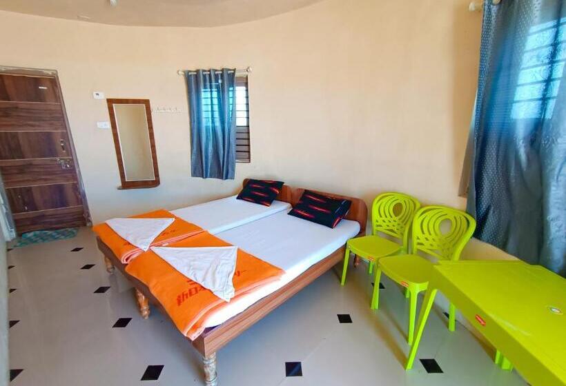 בית מלון כפרי Dholavira Tourism Resort