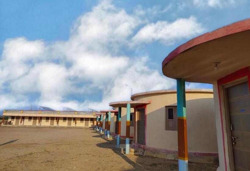 בית מלון כפרי Dholavira Tourism Resort