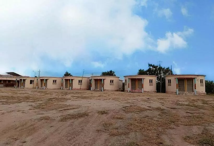 ホテル Dholavira Tourism Resort