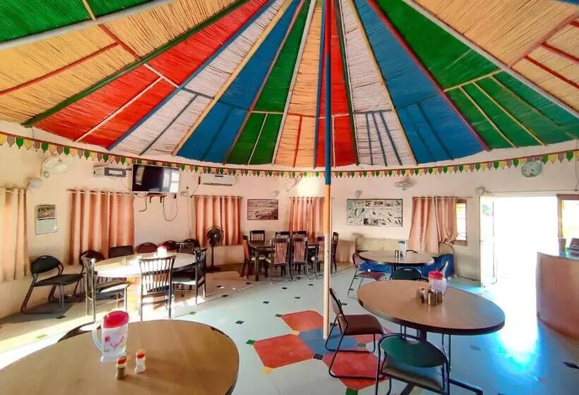 ホテル Dholavira Tourism Resort