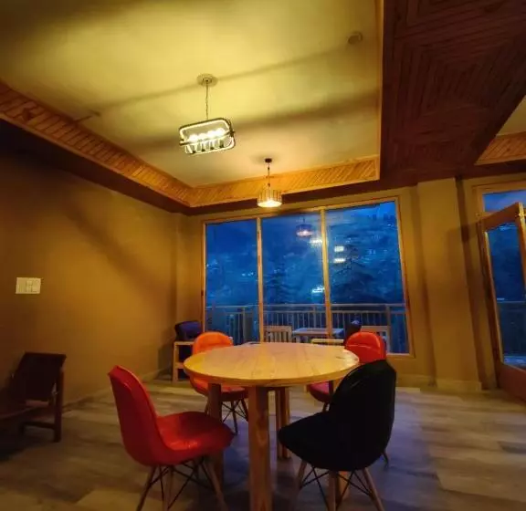 ホテル The Woodpecker Inn Jibhi